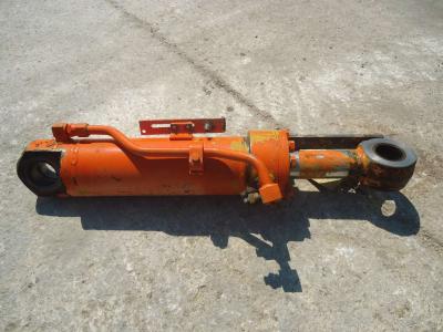Bucket return cylinder for Fiat Hitachi W130 sold by OLM 90 Srl
