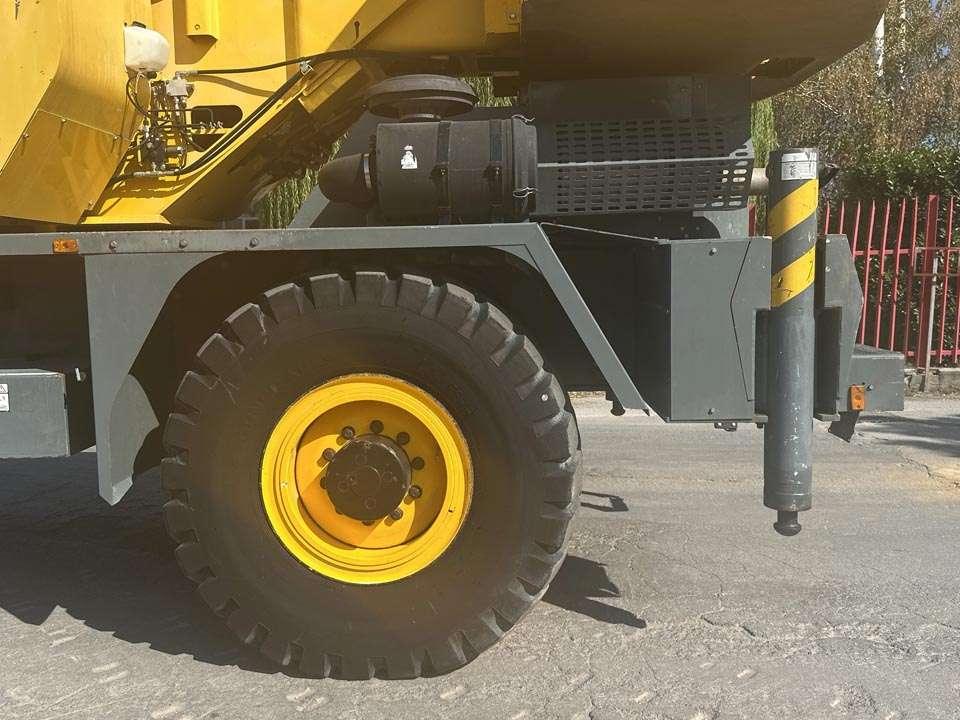 Grove RT530E-2 4X4X4 Photo 14