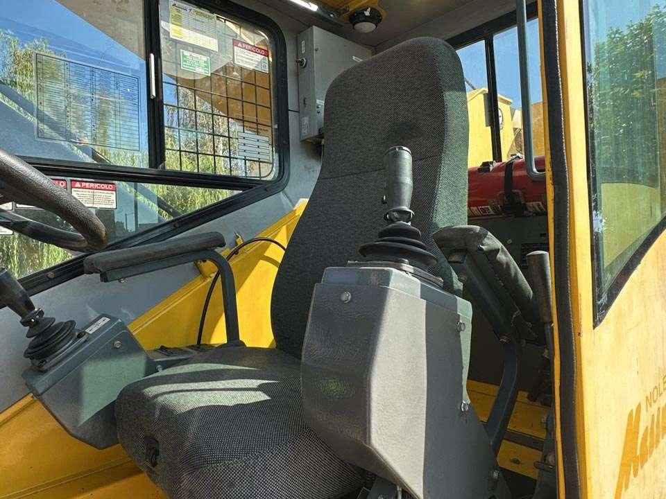 Grove RT530E-2 4X4X4 Photo 18