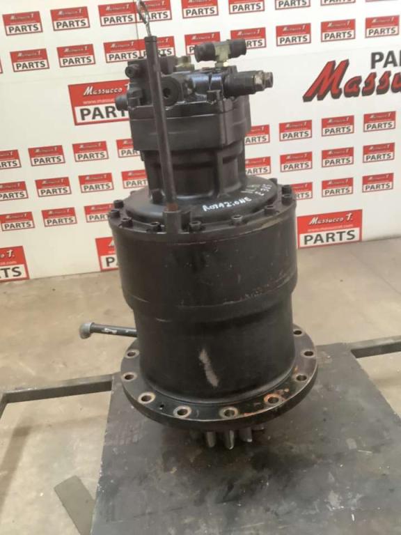 Turntable rotation motor for New Holland E 385 Photo 3