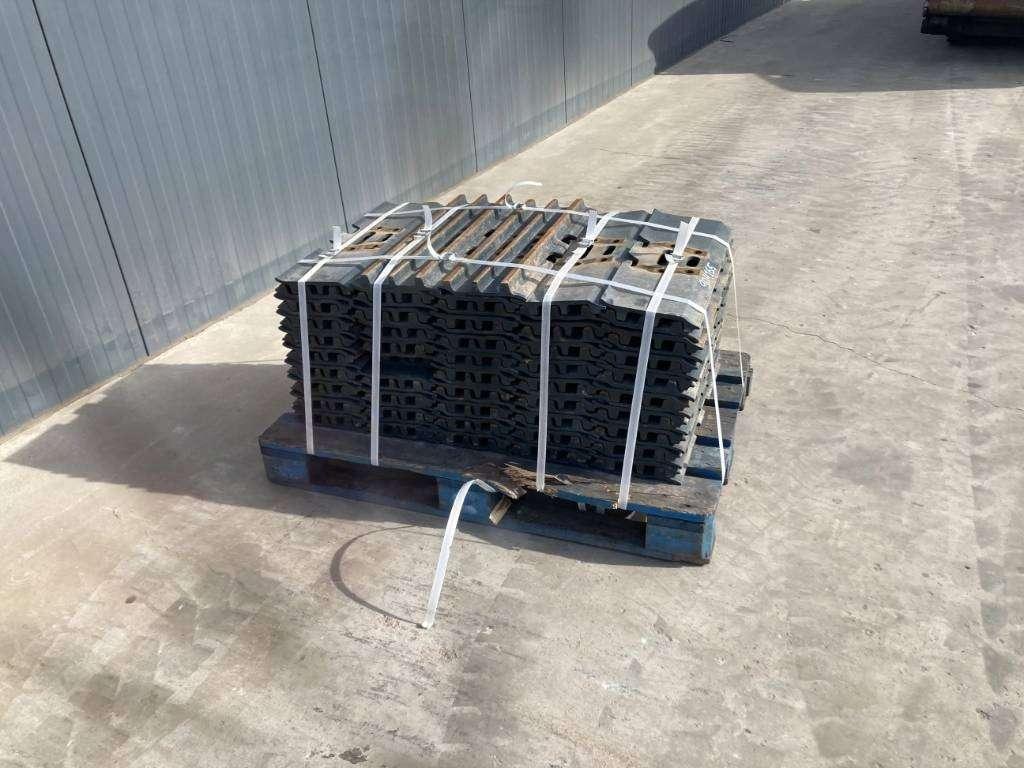 Undercarriage for Komatsu PC150 / PC160 / PC180 / PC210 / PC240 3 Grouser 60 Photo 4