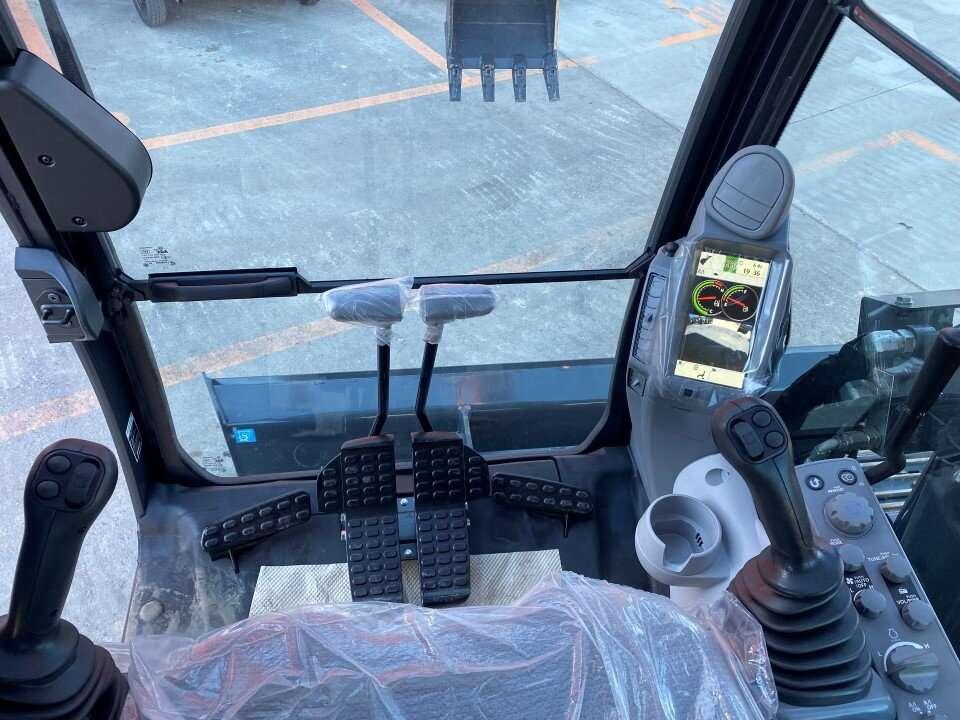 Hitachi ZX85US-6 Photo 10