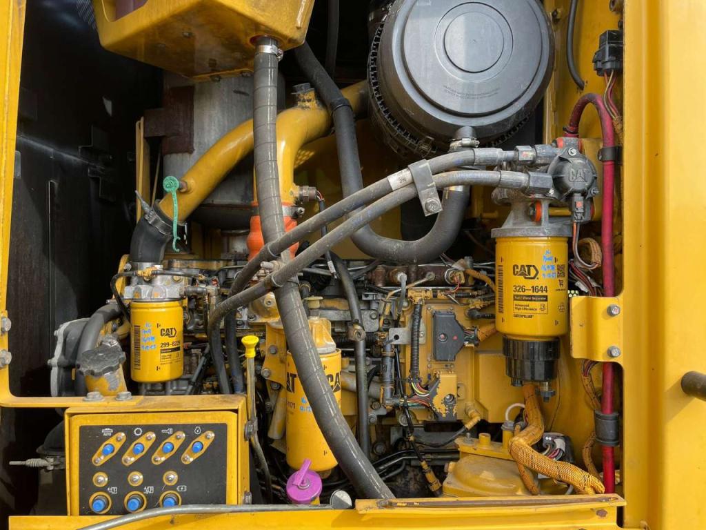 Caterpillar 12M Photo 16
