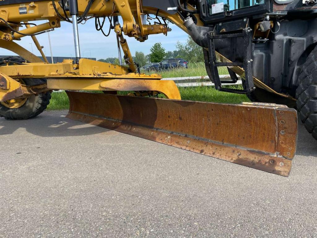 Caterpillar 12M Photo 25
