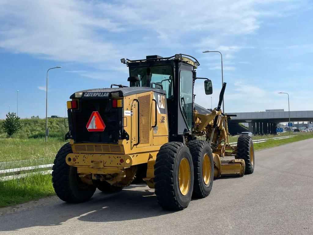 Caterpillar 12M Photo 7