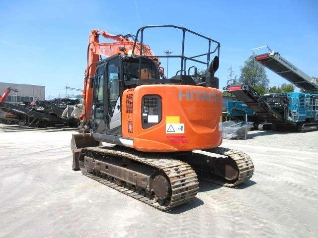 Hitachi ZX135 US-6 Photo 3