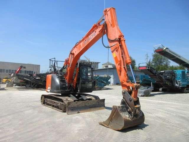 Hitachi ZX135 US-6 Photo 5