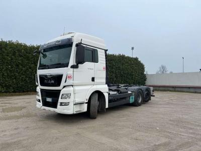 Man TGX 26.500 USATO SCARRABILE 6X2 sold by Aurora Srl