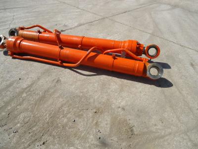 Lifting piston for Fiat Hitachi FH300 sold by OLM 90 Srl