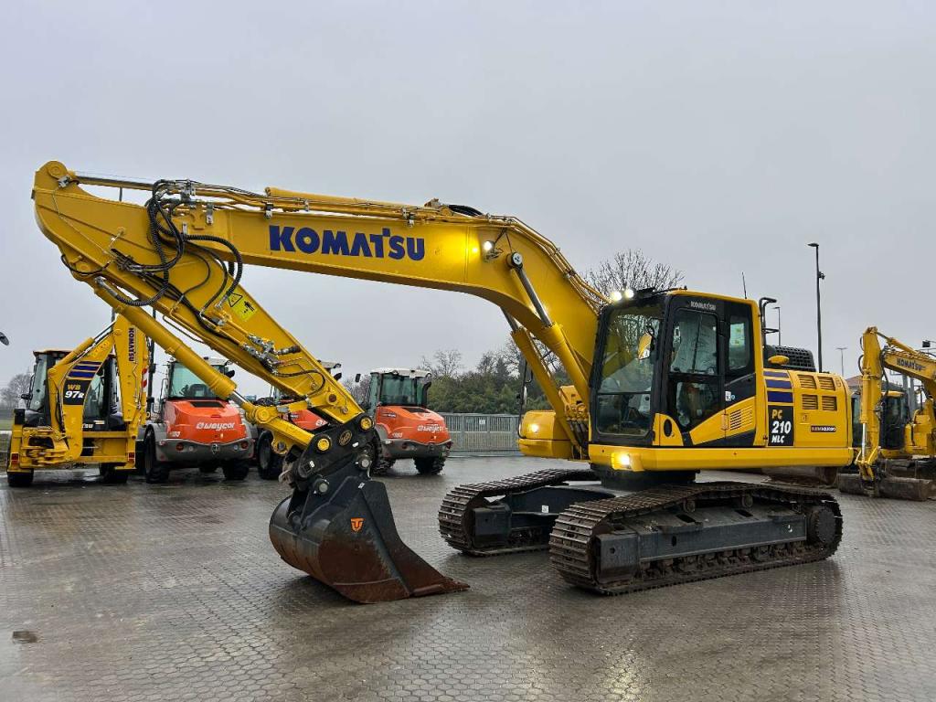Komatsu PC210NLC-11E0 Photo 2