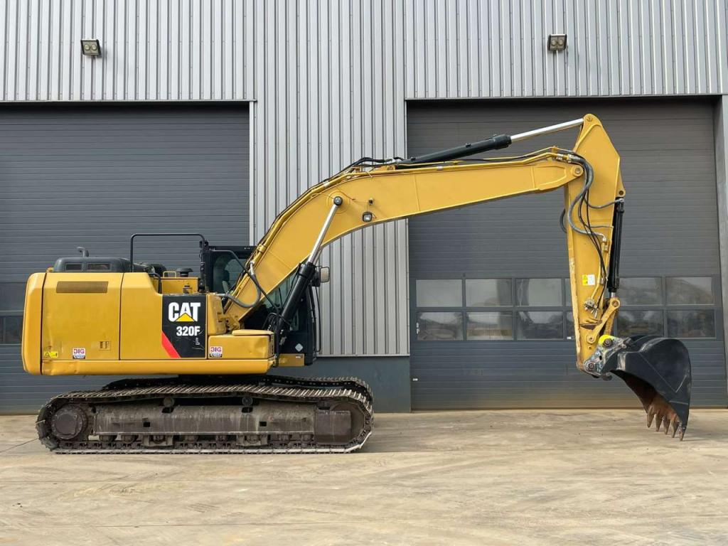 Caterpillar 320FL Photo 2