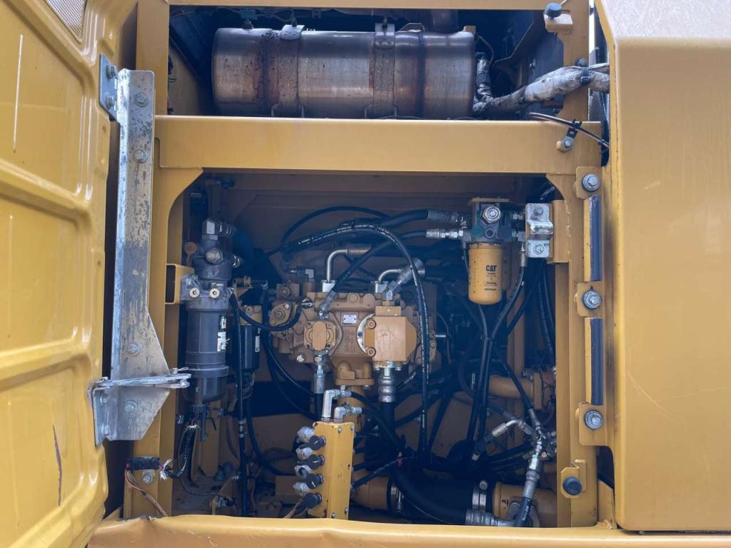 Caterpillar 320FL Photo 24