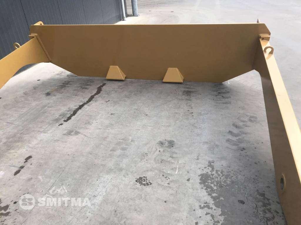 Rear hatch for Caterpillar 730C Photo 4