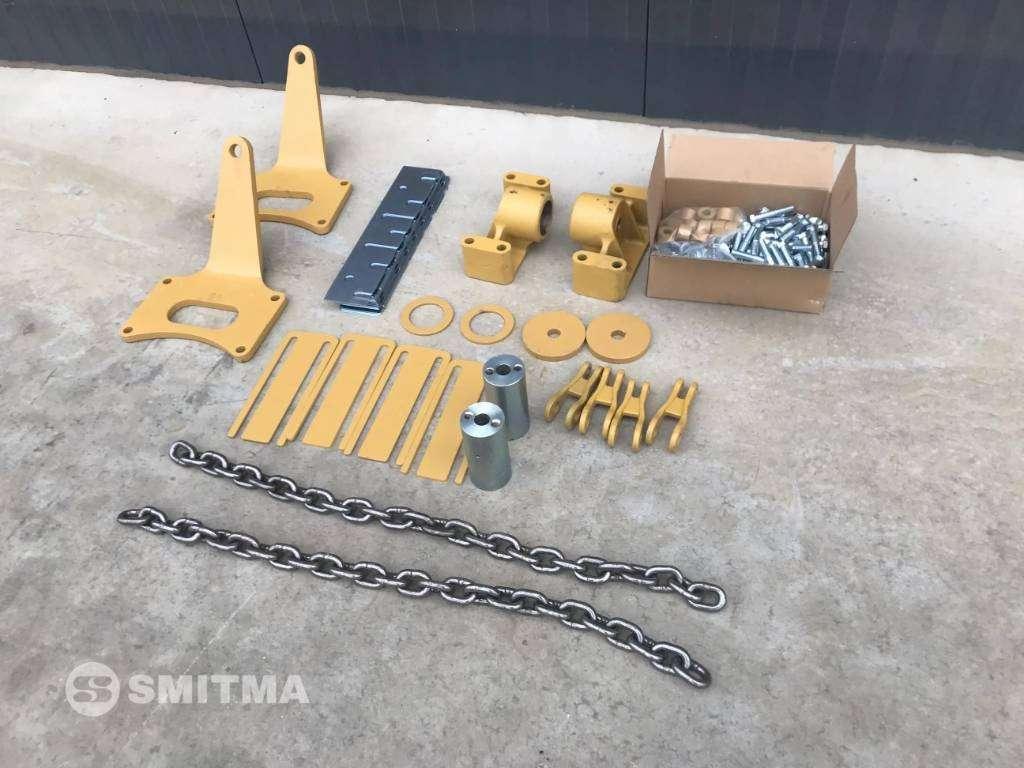Rear hatch for Caterpillar 730C Photo 5