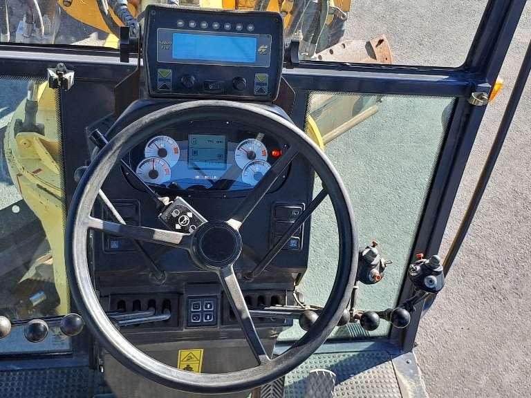 New Holland F106.7 Photo 11