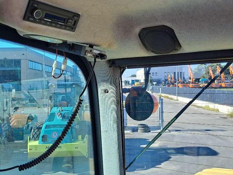 New Holland F106.7 Photo 13