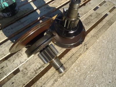 Clutch sprocket and plates for Fiat Allis FL9 sold by OLM 90 Srl