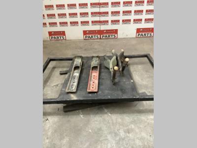 Staffe e supporti parafanghi for Iveco 260/330 F 35 sold by Massucco T. Srl Area Ricambi