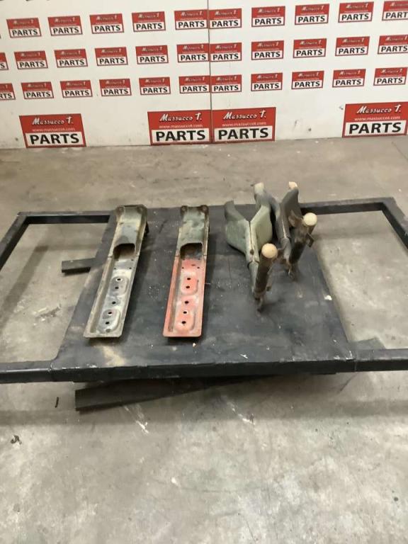 Staffe e supporti parafanghi for Iveco 260/330 F 35 Photo 1