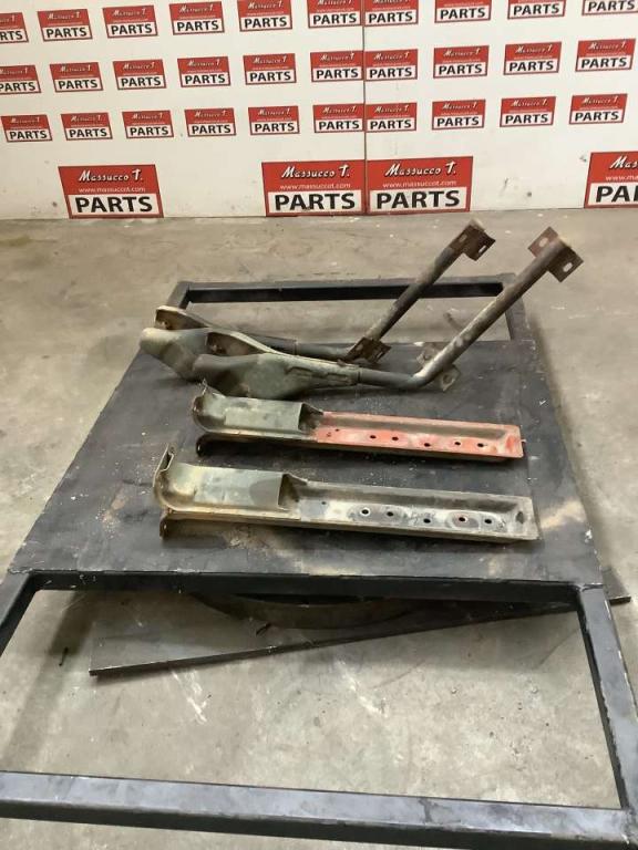 Staffe e supporti parafanghi for Iveco 260/330 F 35 Photo 2