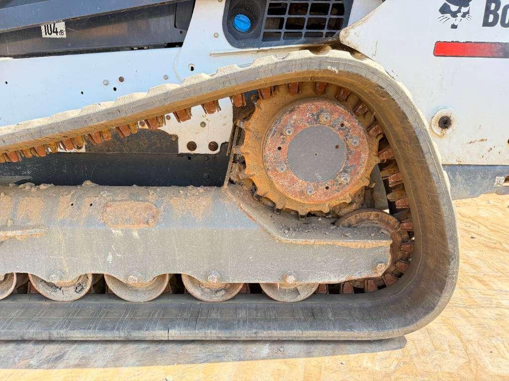 Bobcat T770 - Closed Cab / Quick Coupler Photo 18