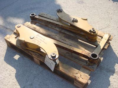 Connecting rod and bucket closing brackets for Fiat Allis FL5B sold by OLM 90 Srl