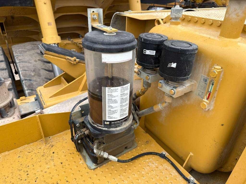 Caterpillar 777G - German Machine / TOP Condition! Photo 29