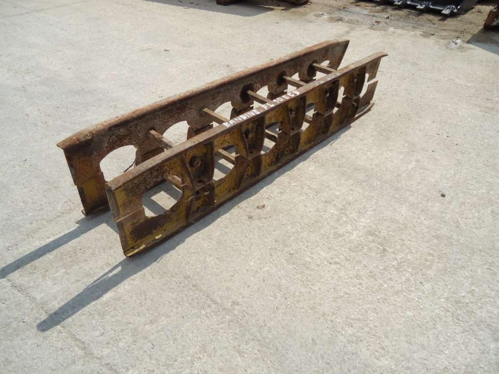 Track roller guard for Fiat Allis FL10E - FL10C Photo 3