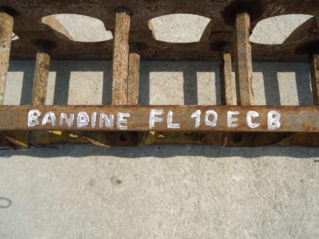 Track roller guard for Fiat Allis FL10E - FL10C Photo 4