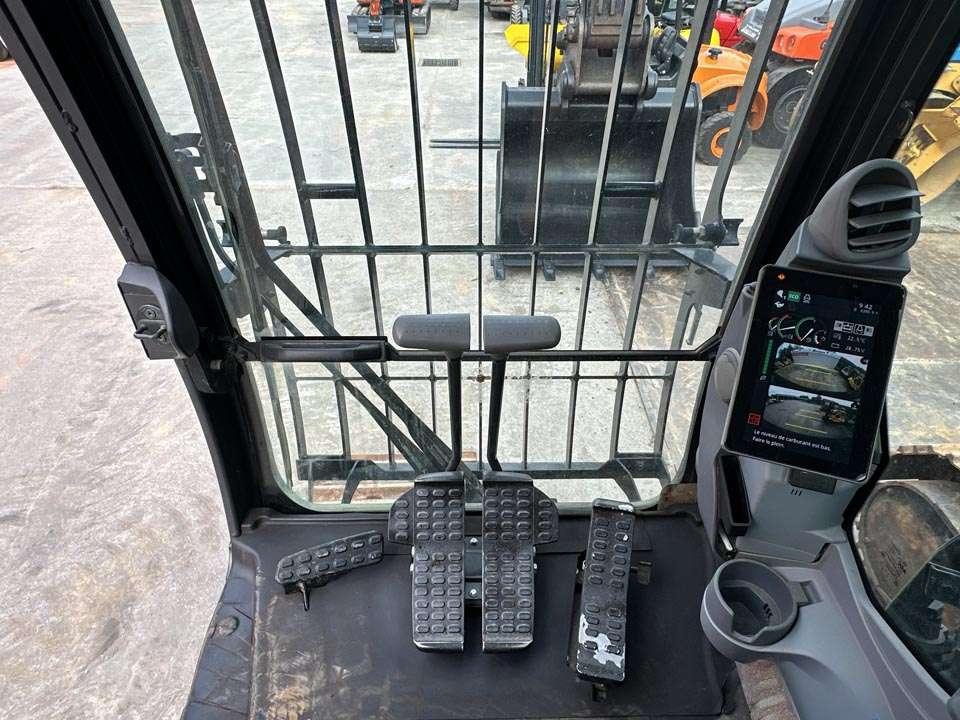 Hitachi ZX350LCN-7 Photo 20