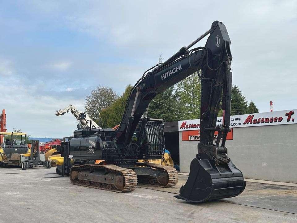 Hitachi ZX350LCN-7 Photo 21