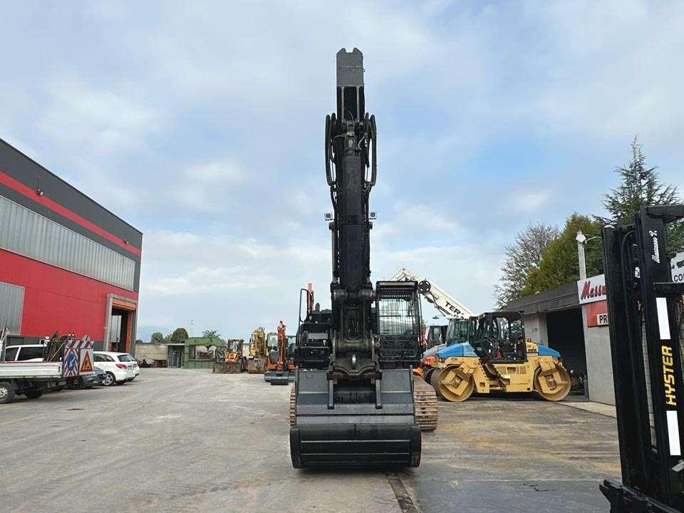 Hitachi ZX350LCN-7 Photo 22