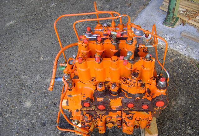 Hydraulic distributor for Fiat Hitachi EX 235 Photo 1