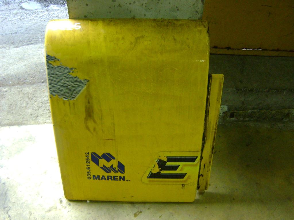 Hood and body panel for New Holland E 245 Photo 1