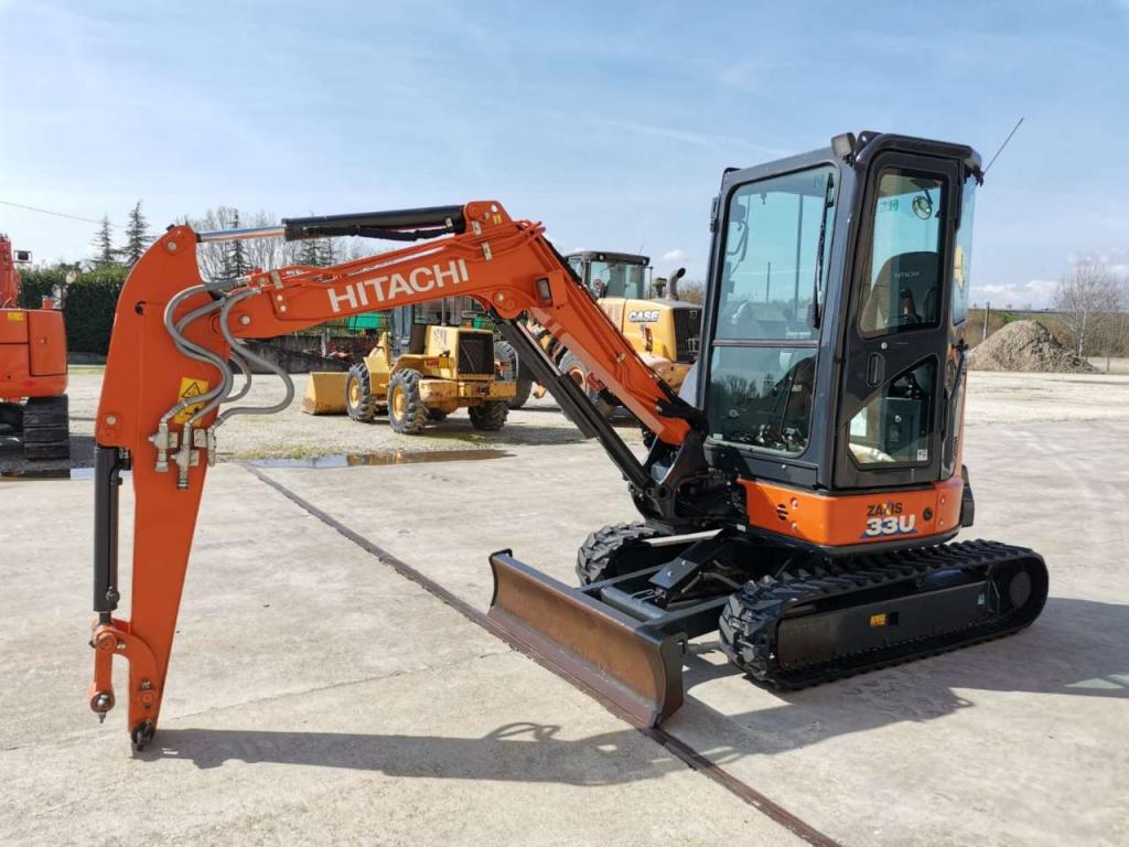 Hitachi ZX 33U-6 CLR Photo 2