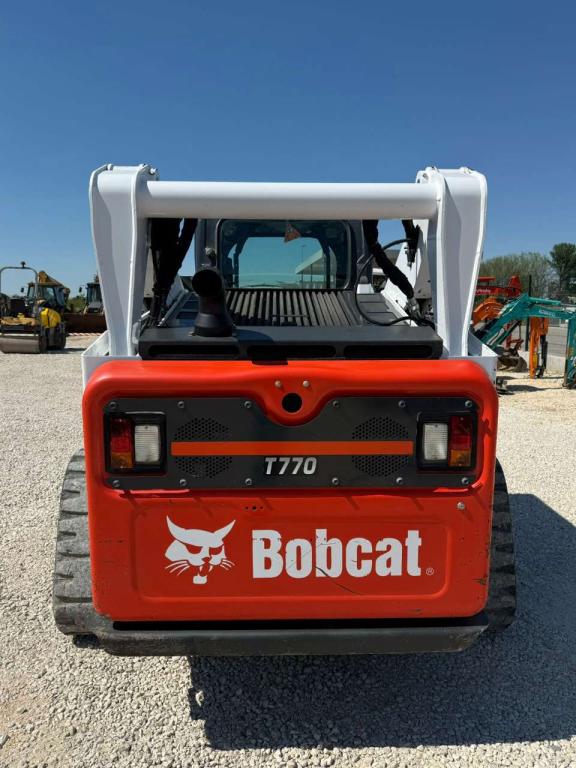 Bobcat T770 Photo 6