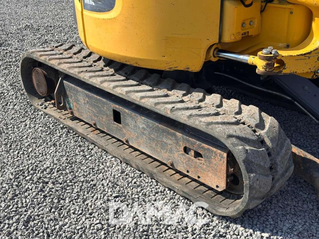 Komatsu PC26MR-3 Photo 22