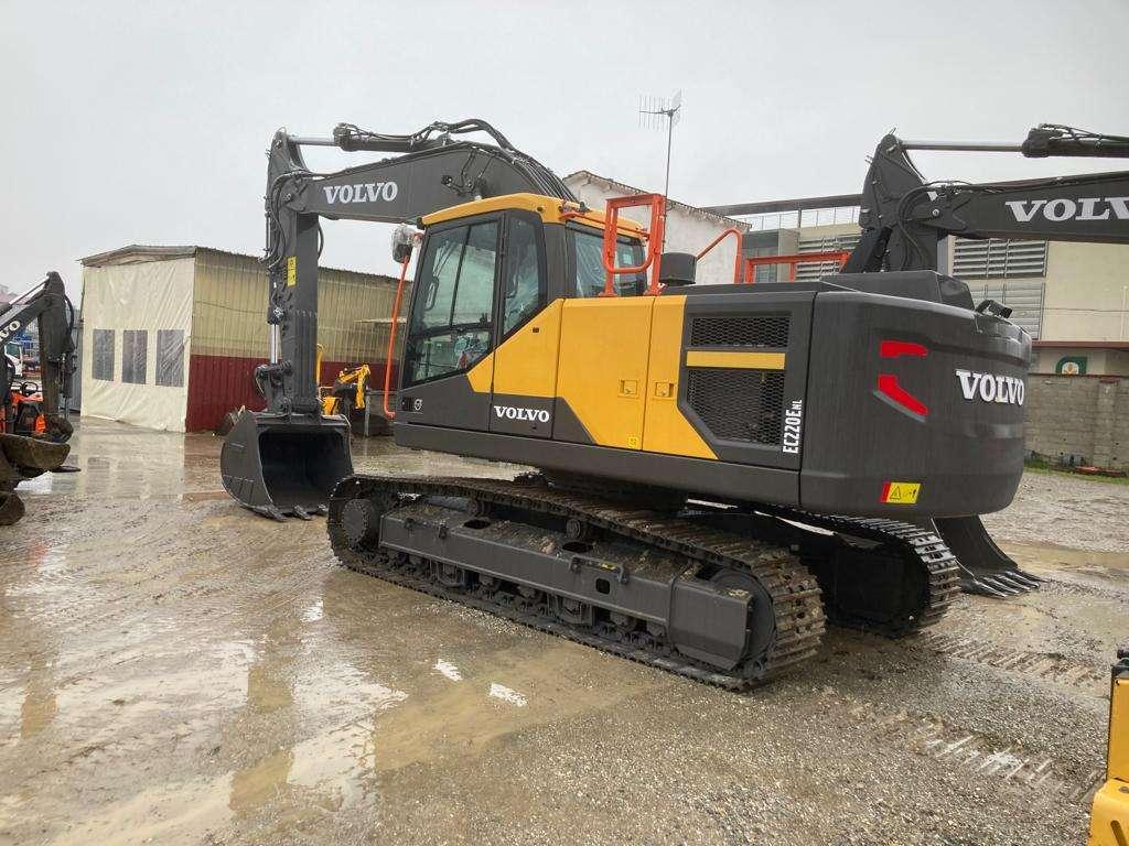 Volvo EC220Enl Photo 3