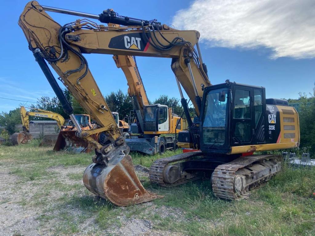 Caterpillar 323E LN Photo 2