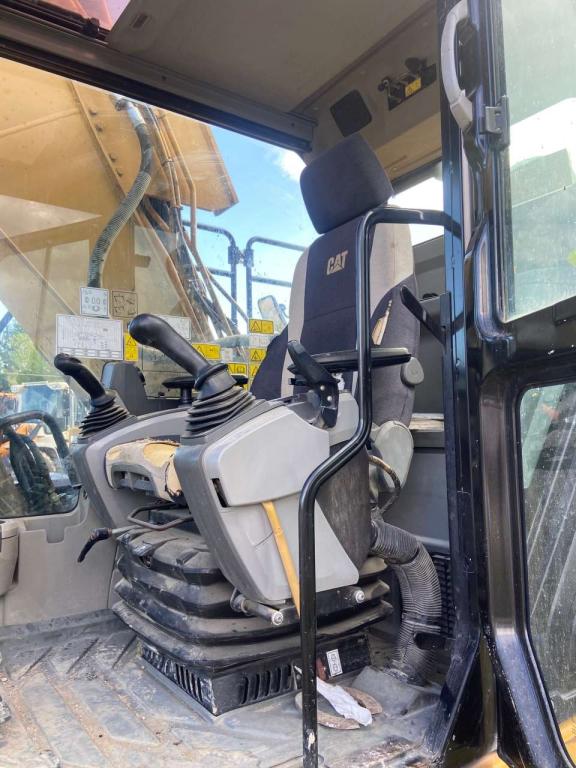 Caterpillar 323E LN Photo 6