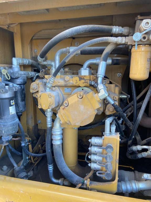 Caterpillar 323E LN Photo 9