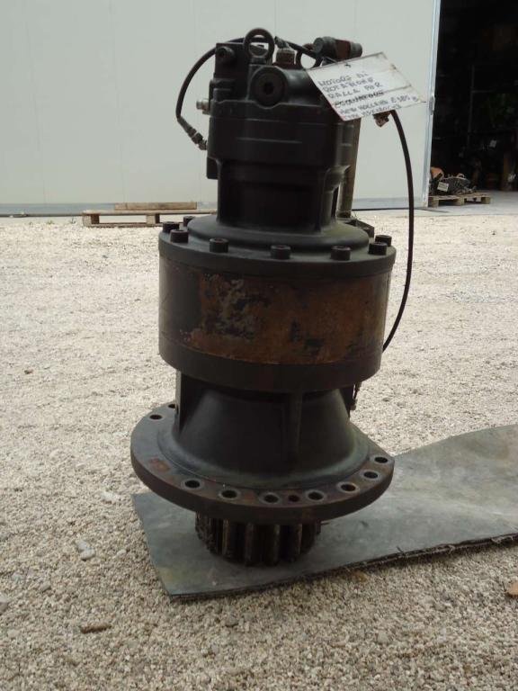 Swing drive for New Holland E385B Photo 1
