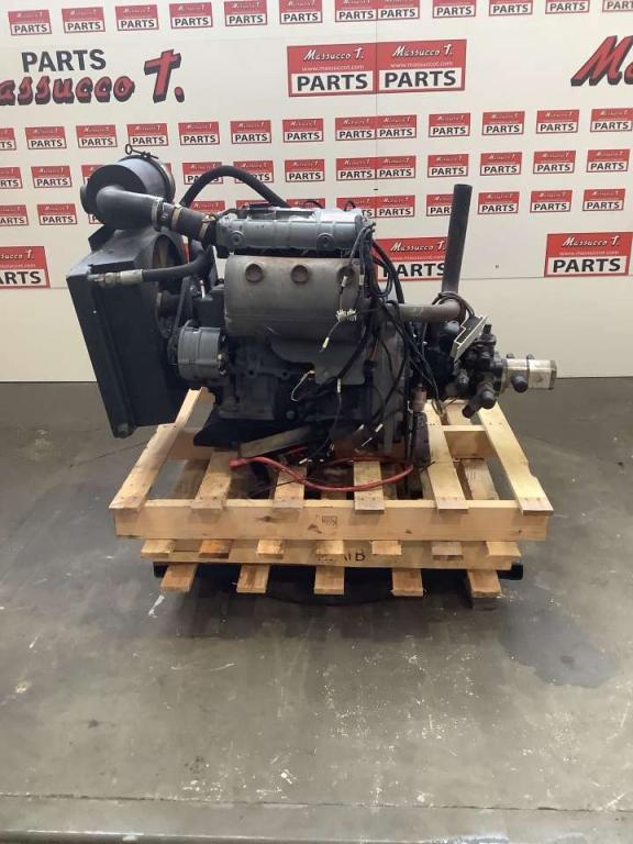 Internal combustion engine for JLG LIFT 450 AJ Photo 3