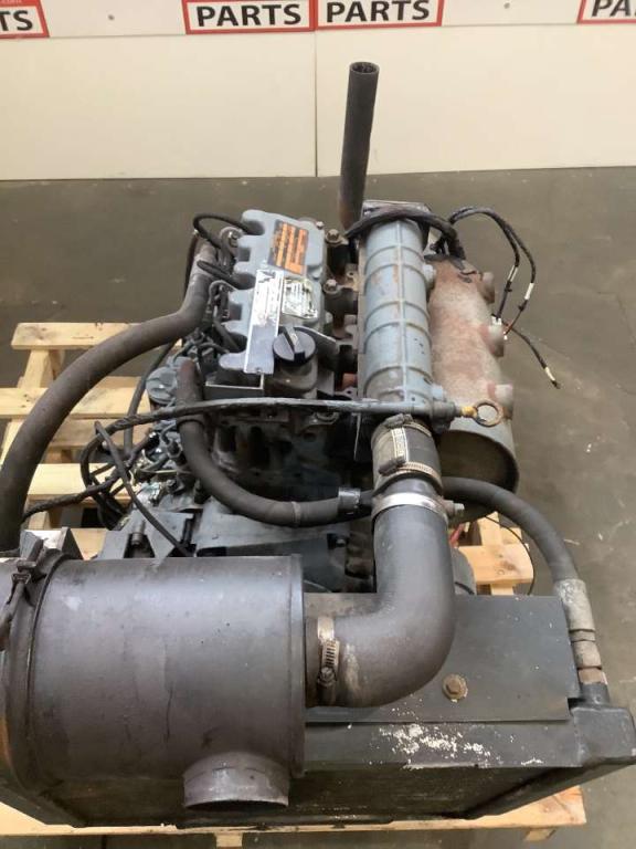 Internal combustion engine for JLG LIFT 450 AJ Photo 5