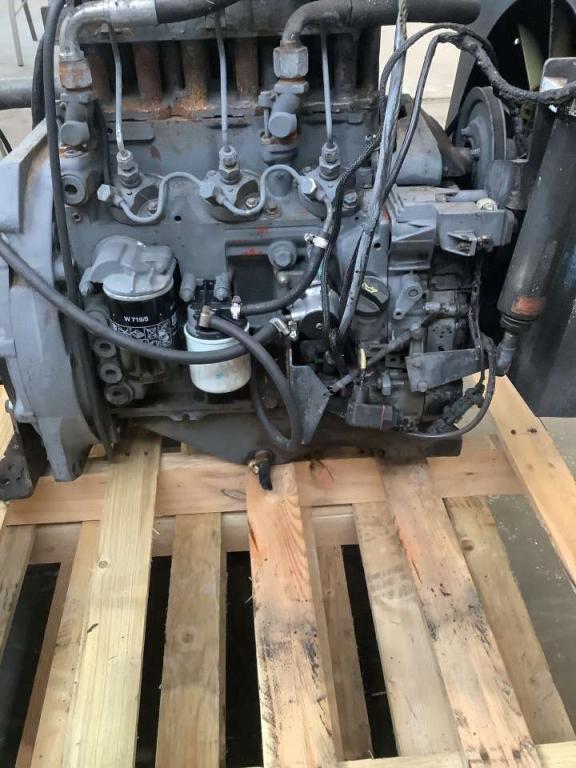 Internal combustion engine for JLG LIFT 450 AJ Photo 7