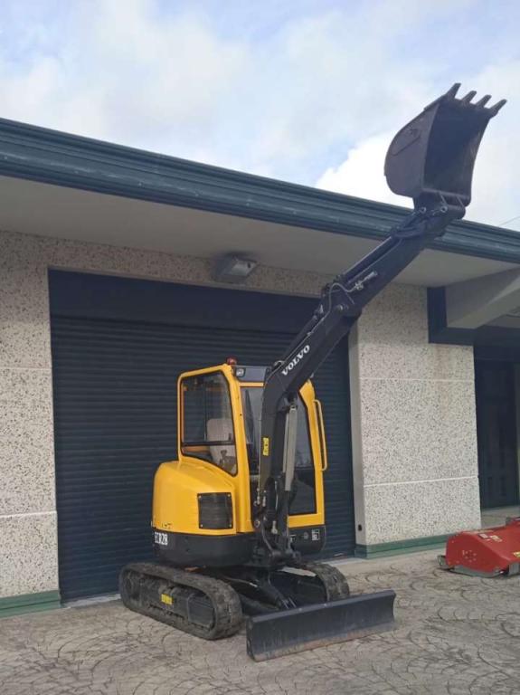 Volvo ECR28 Photo 1