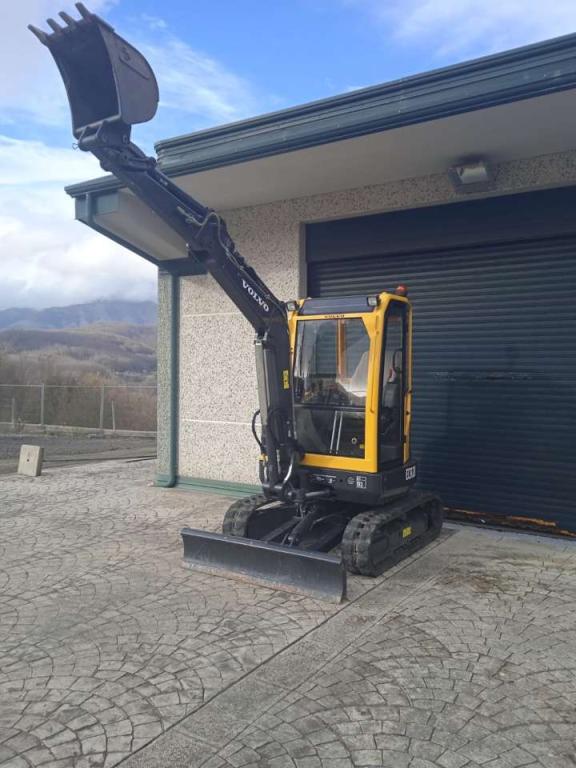 Volvo ECR28 Photo 2