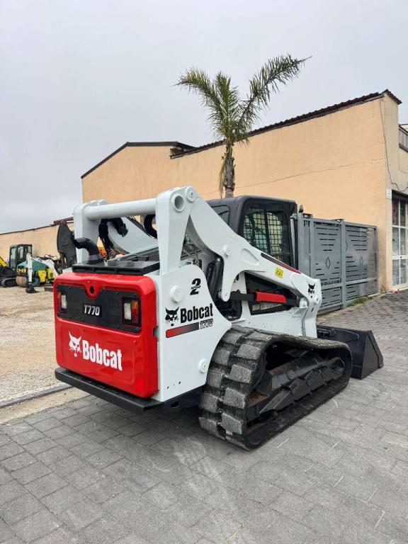 Bobcat T770 Photo 6