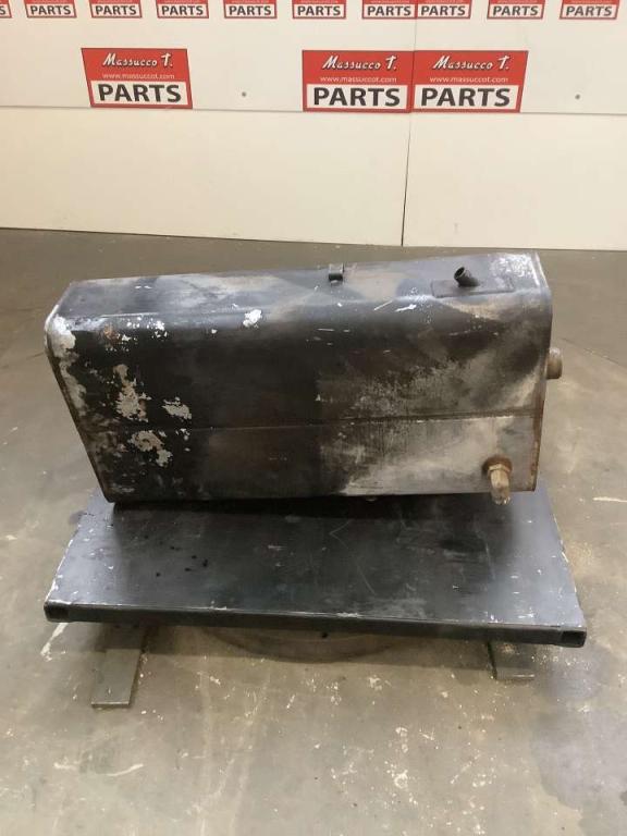 Oil tank for JLG LIFT 450 AJ Photo 5