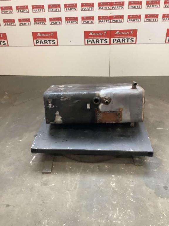 Oil tank for JLG LIFT 450 AJ Photo 8